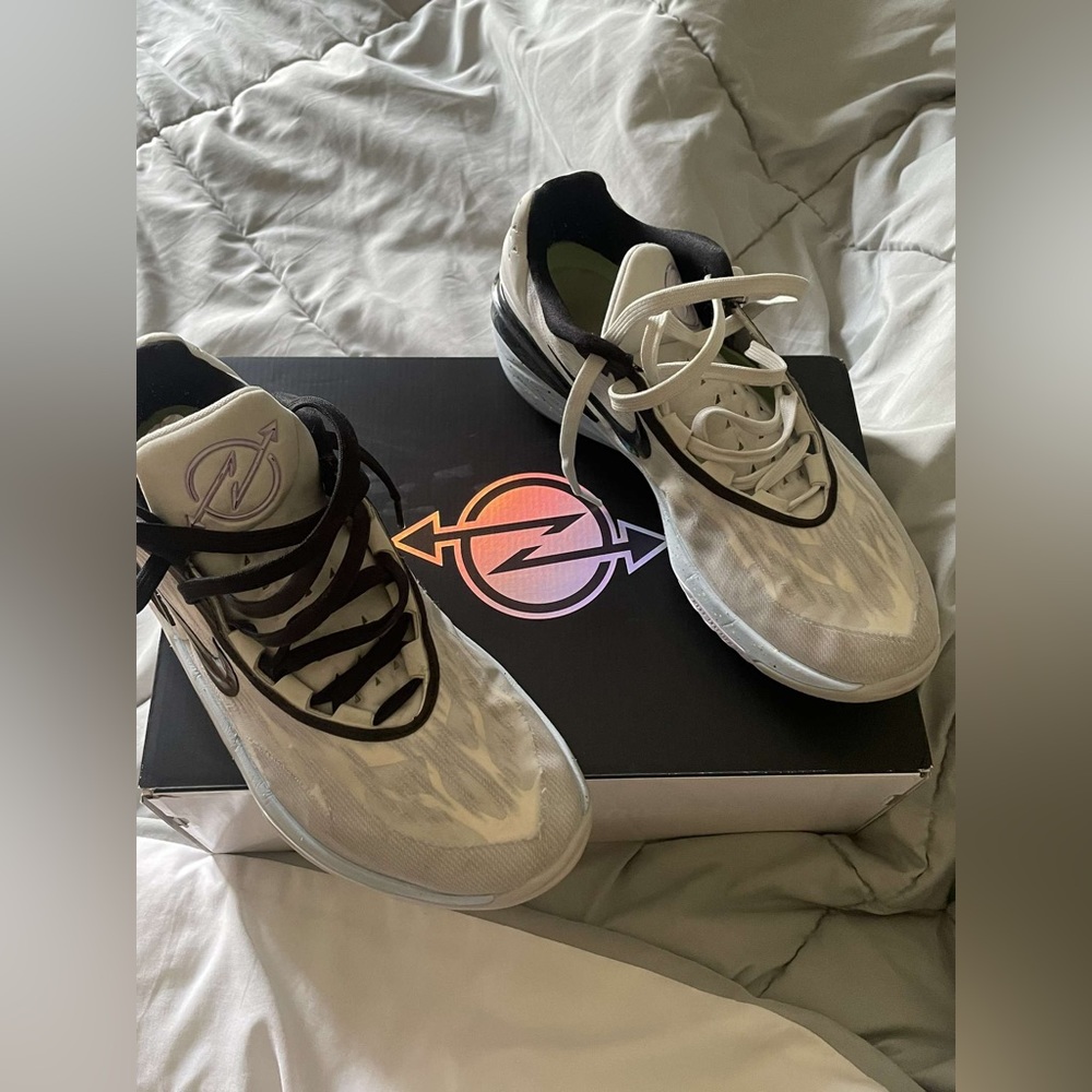 Nike G.T cut 2 men’s basketball shoes